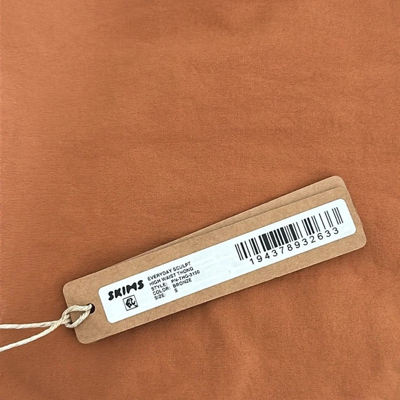 Skims Everyday Sculpt High Waist Thong - Bronze​ - Picture 5 of 5